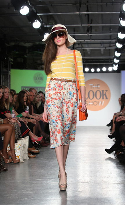 LOOK+Runway+LFW+Autumn+Winter+2011+E4Fei7dm7xKl.jpg