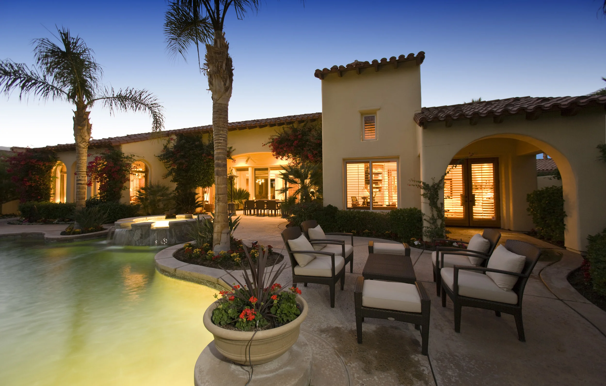 Landscape Construction Ideas For Backyard Entertainment Areas In