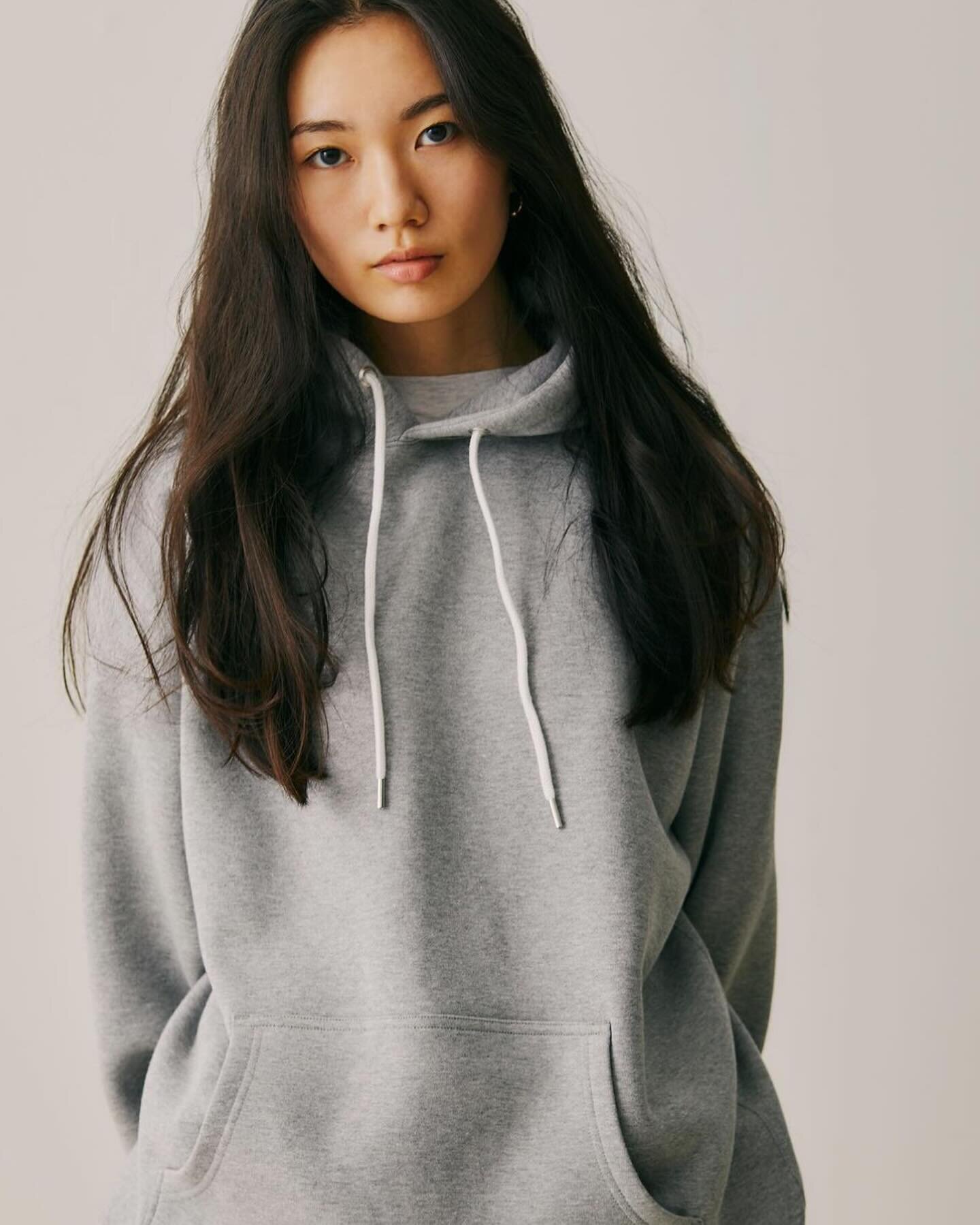 mocT: la plus belle des marques de sweatshirts &amp; tshirts. Plus doux, plus souple, aussi confortable que le cashmere: Les machines &agrave; tisser des ann&eacute;es 50 ne fabriquent qu'un m&egrave;tre du tissu &agrave; l'heure d'o&ugrave; un touch