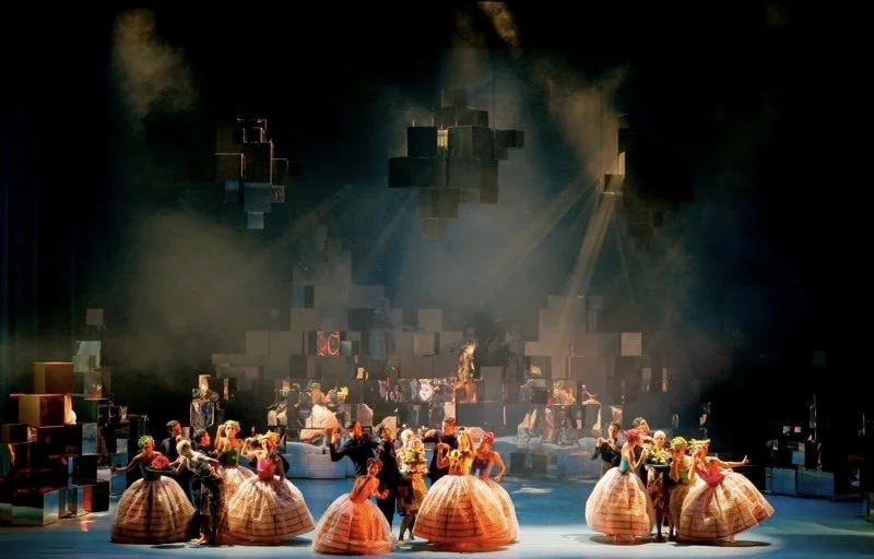 Askungen • Gothenberg Ballet • Choreographer Didy Veldman • Designer Miriam Buether