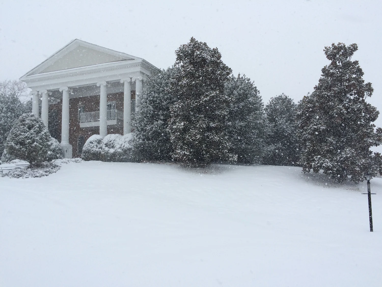 front-facade-snowing.JPG