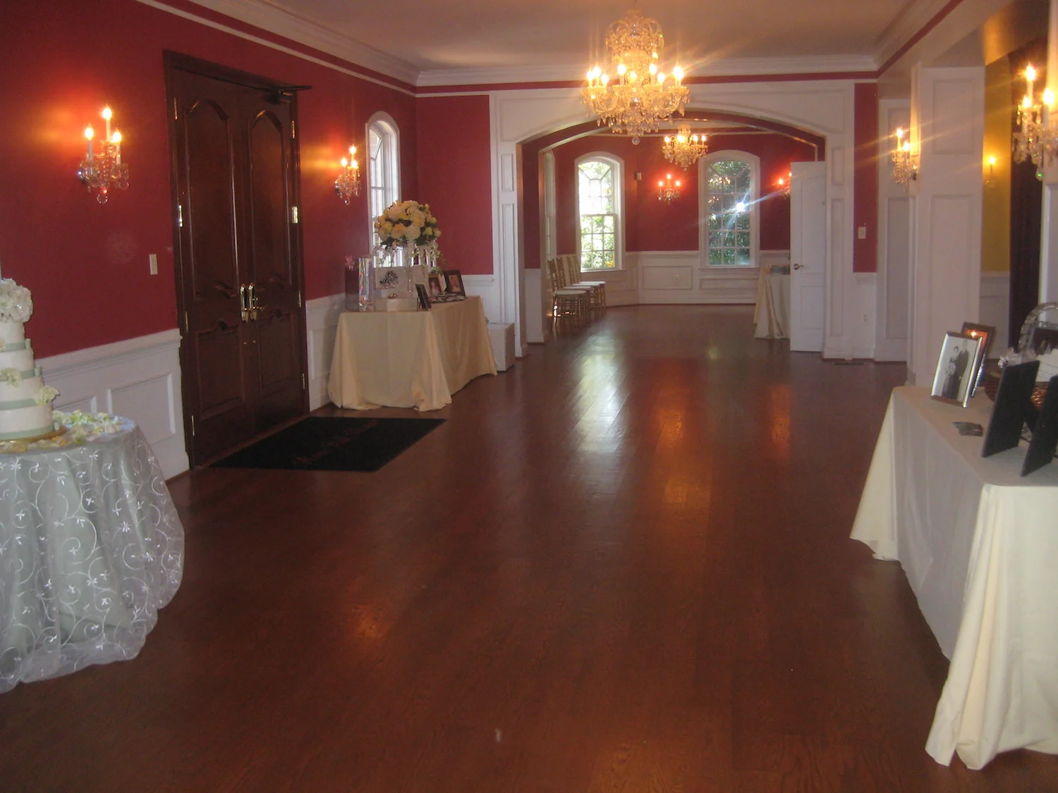 entry-hall-empty-with-tables.JPG