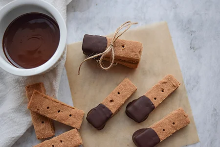 Chocolate-Dipped-Cinnamon-Shortbread.jpg