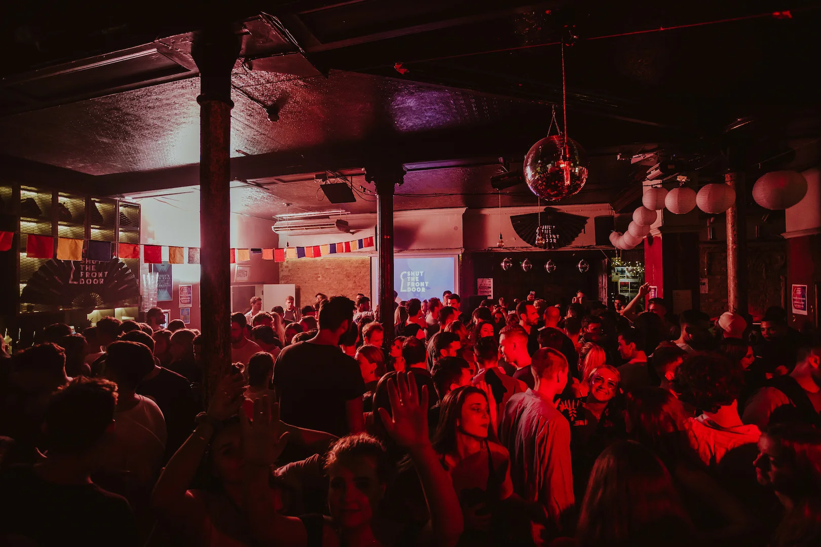KrisHumphreysPhotography(c)_Nightlife_201825.jpg