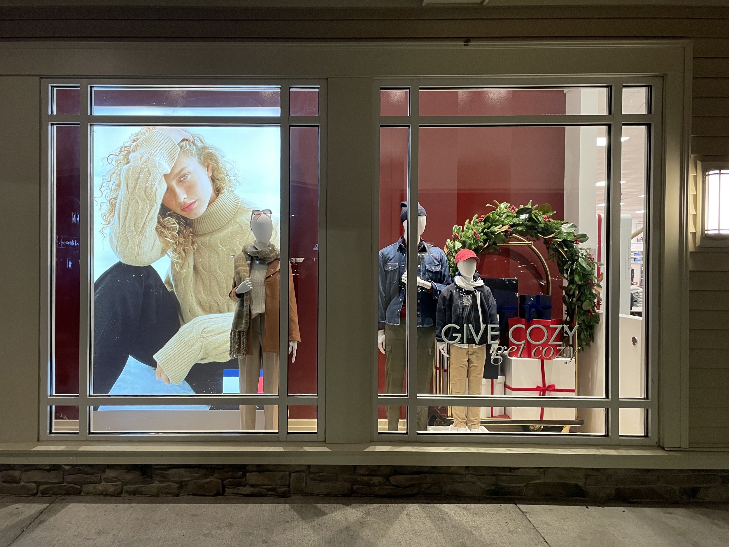 TOMMY HILFIGER - HOLIDAY 2024