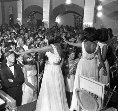 At the Country Club of Detroit (photo: Allyn Baum, New York Times)