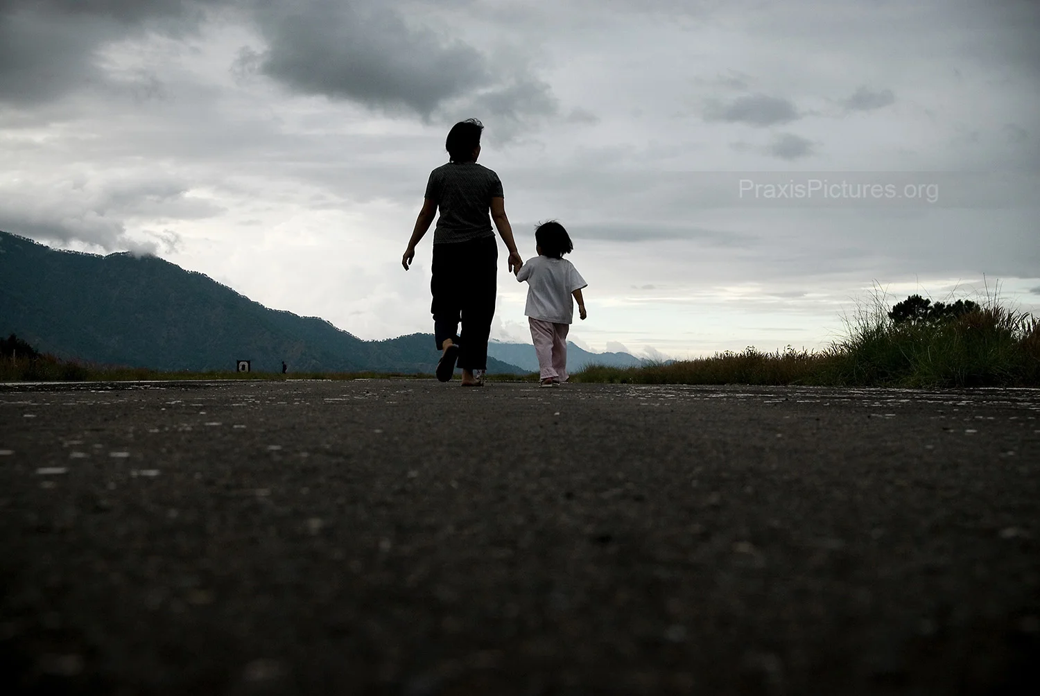 INTRODUCTION (Photo Essay)Someone Else's Treasure includes the stories of affected communities in Australia, Canada, Chile, Guatemala, Papua New Guinnea, the Philippines, and Tanzania. In an effort to better understand the true cost of an industry t…