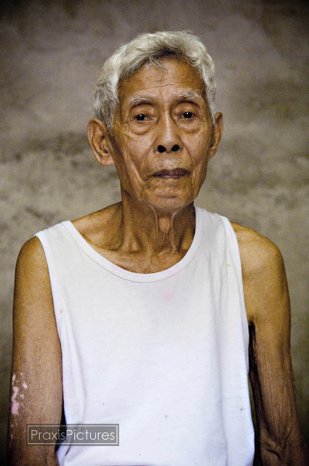 When the first dam collapsed in 1993, the flash flood of toxic waste swept away Thomas' treasured cow and he nearly drowned. With the San Antonio Pit now on the verge of collapse, Thomas knows that his home will be one of the first ones swept under by the coming flash floods, but he has nowhere else go. With his already deteriorating health, he stands little chance of surviving.