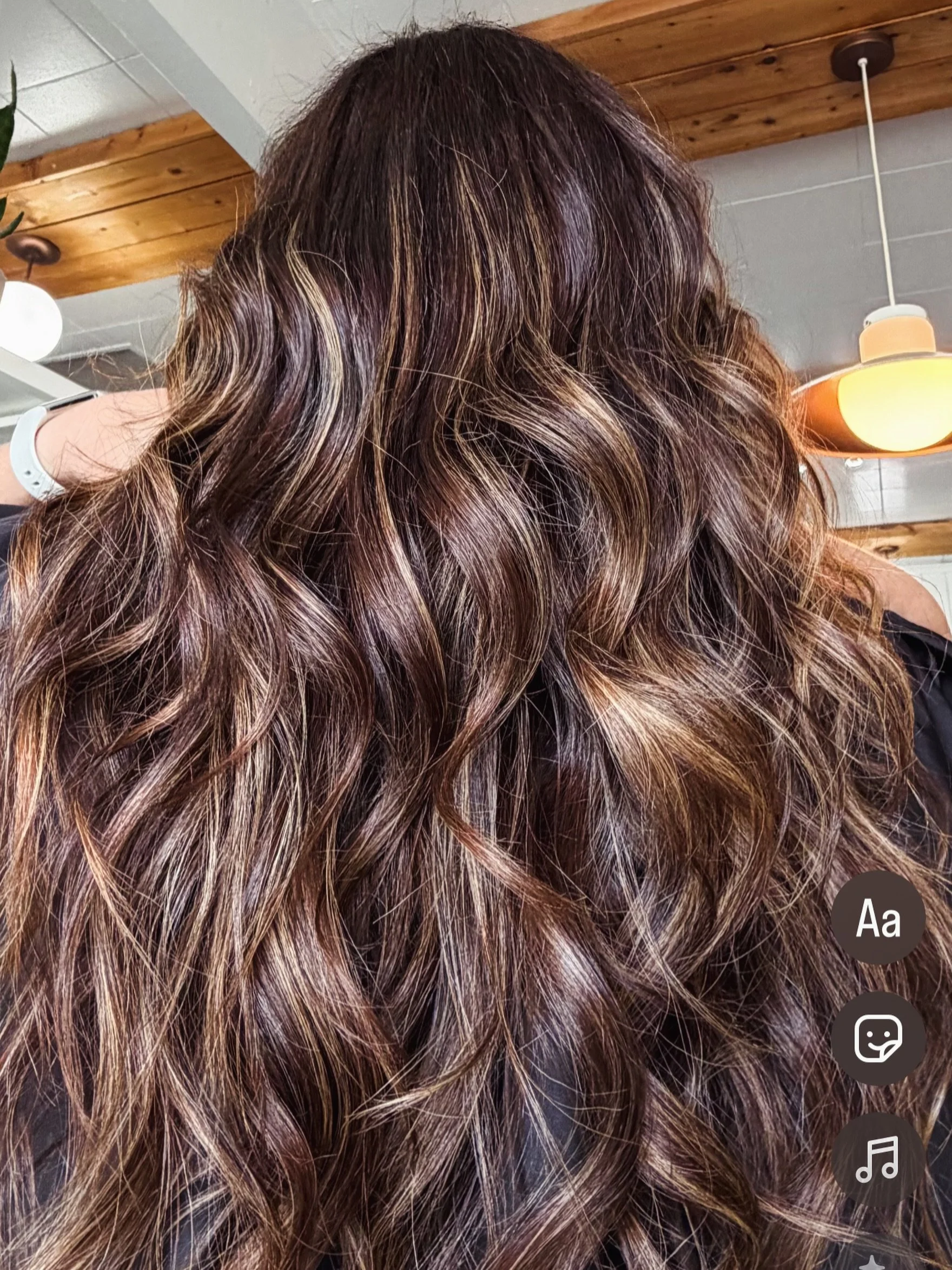 The art of &ldquo;lived in colour&rdquo;. This season is definitely shining some sun on our gorgeous brunettes.  You&rsquo;re seeing gorgeous brunettes with subtle, soft, lived in highlights of varying shades.  Anna has a level 6 base with soft entry
