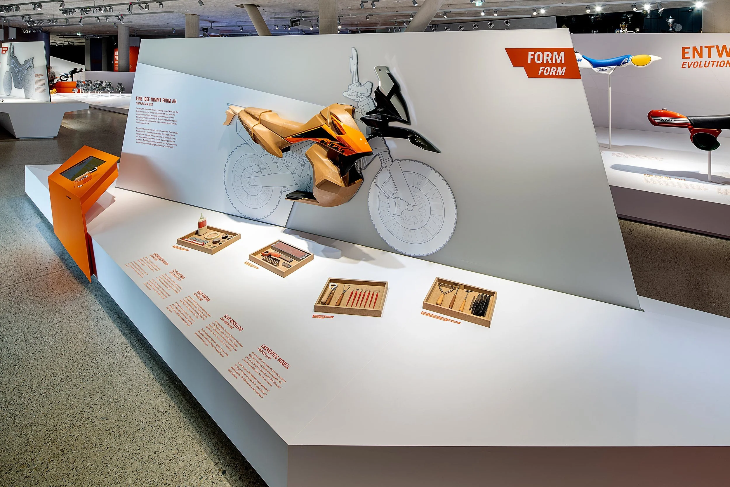 KTM-Motohall-Daniel-Stauch_57A5832.jpg