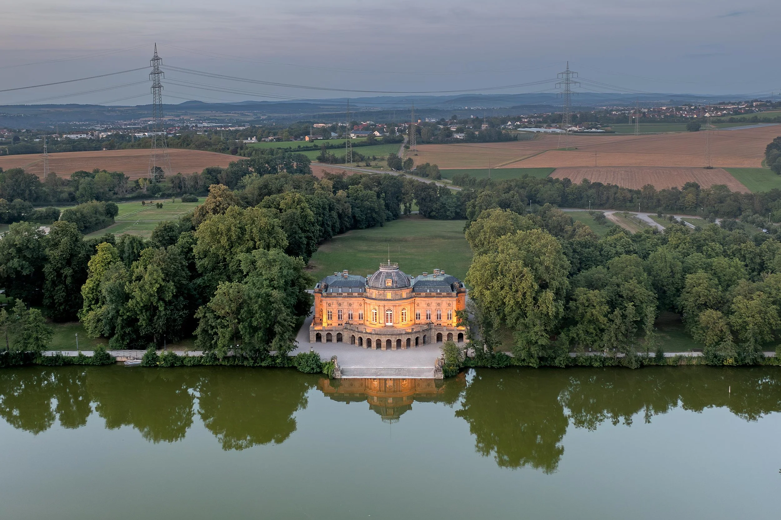 Schloss-Monrepos-Daniel-Stauch_DJI_0168-ohne-Personen_web.jpg