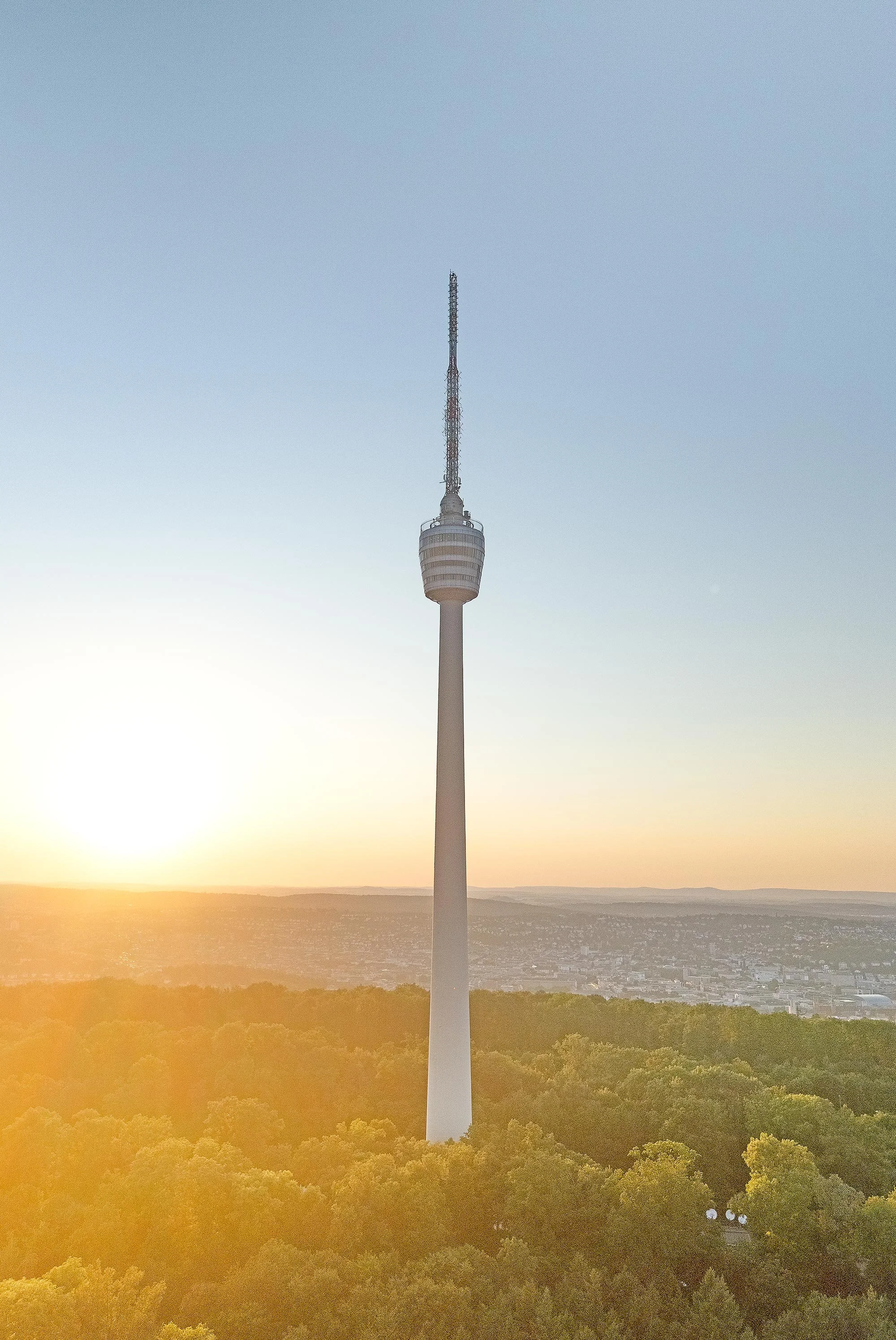 Fernsehturm-Stuttgart-Daniel-Stauch-DJI_20250701025600_0276_D.jpg