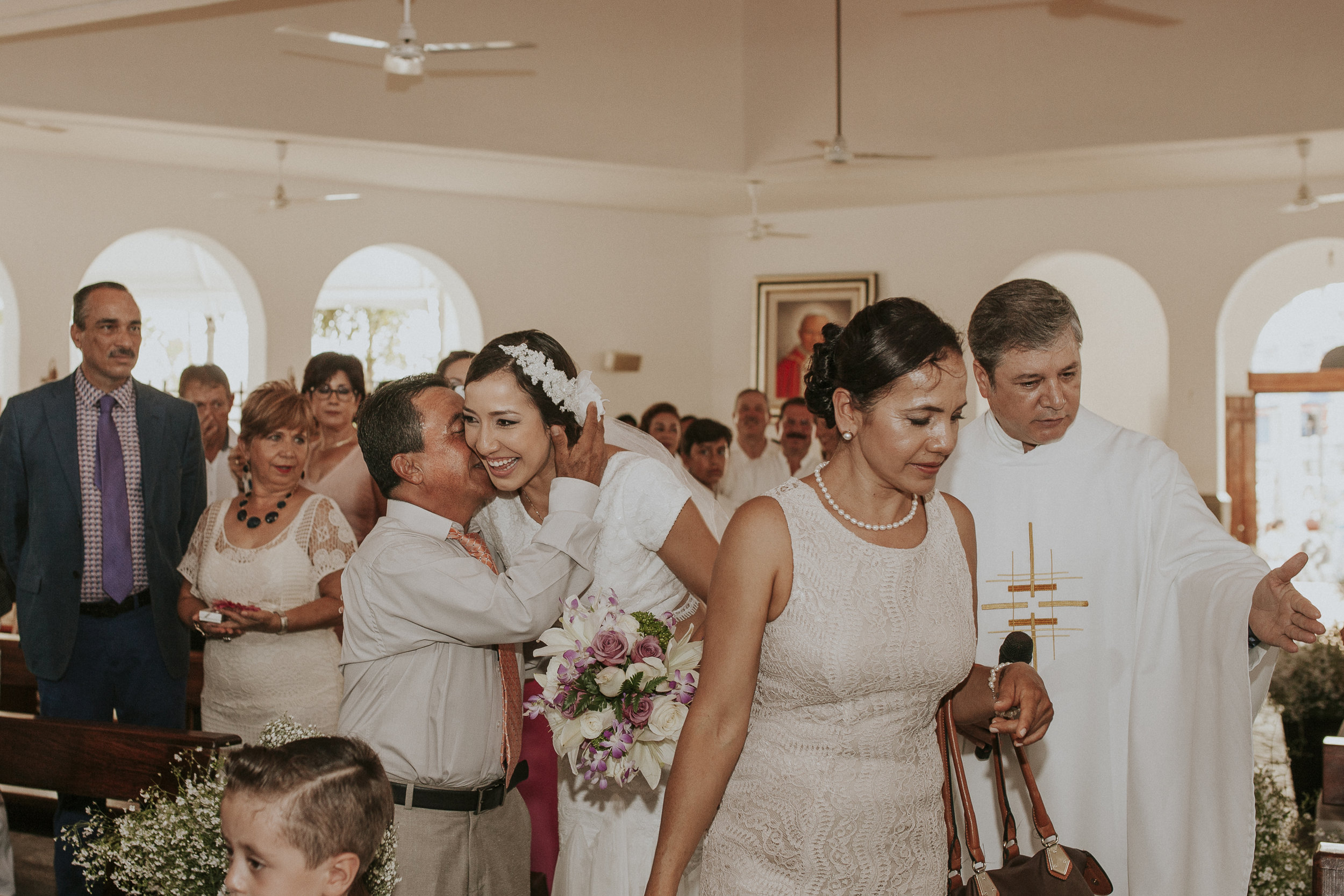 Fotografo-de-bodas-destino-Mexico-wedding-destination-photographer-san-miguel-de-allende-guanajuato-queretaro-boho-bohemian-bohemio-chic-editorial-carotida-photographer-sayulita-nayarit