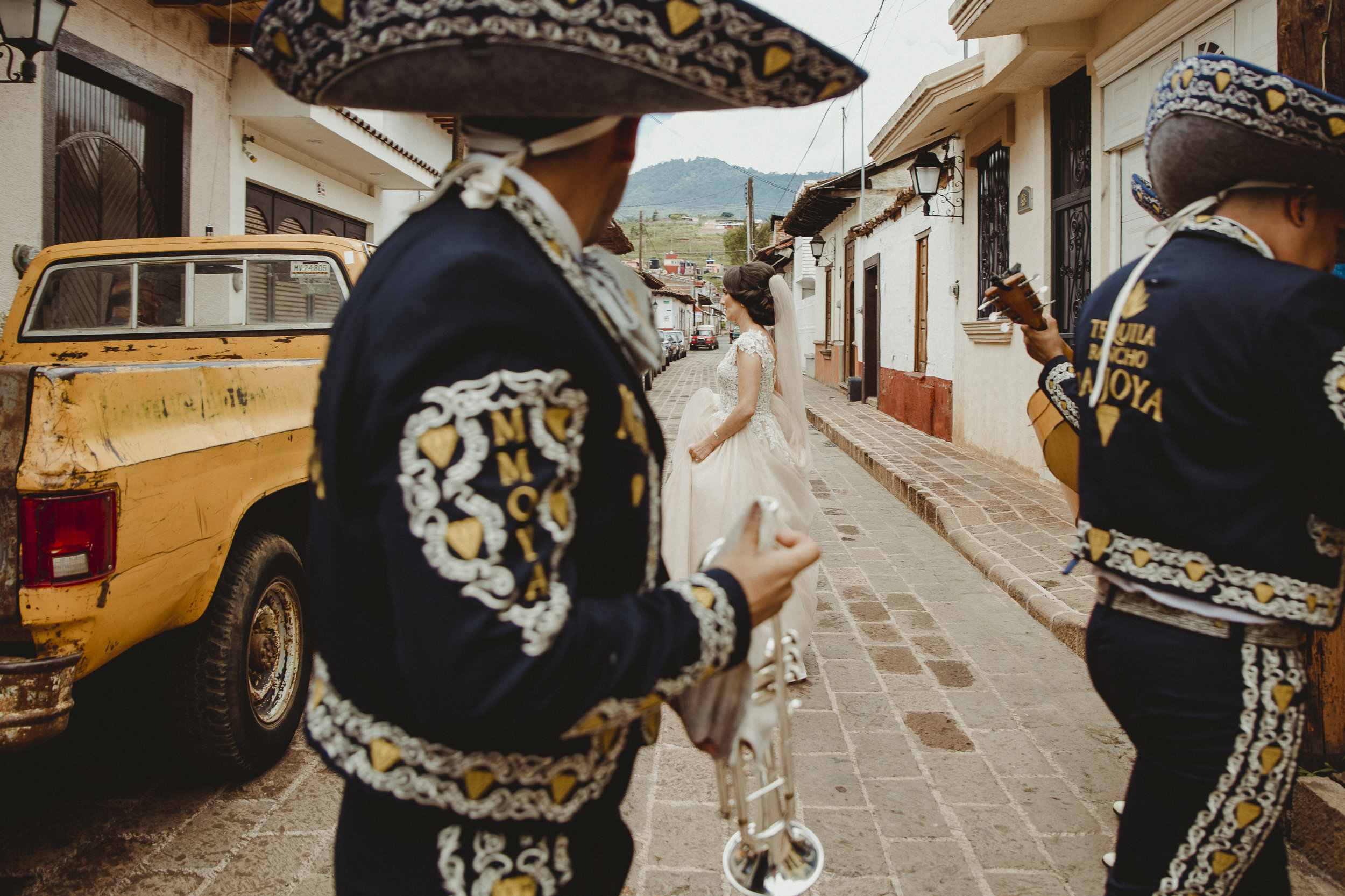 Fotografo-de-bodas-destino-Mexico-wedding-destination-photographer-san-miguel-de-allende-guanajuato-queretaro-boho-bohemian-bohemio-chic-editorial-carotida-photographer-lago-michoacan-sierra