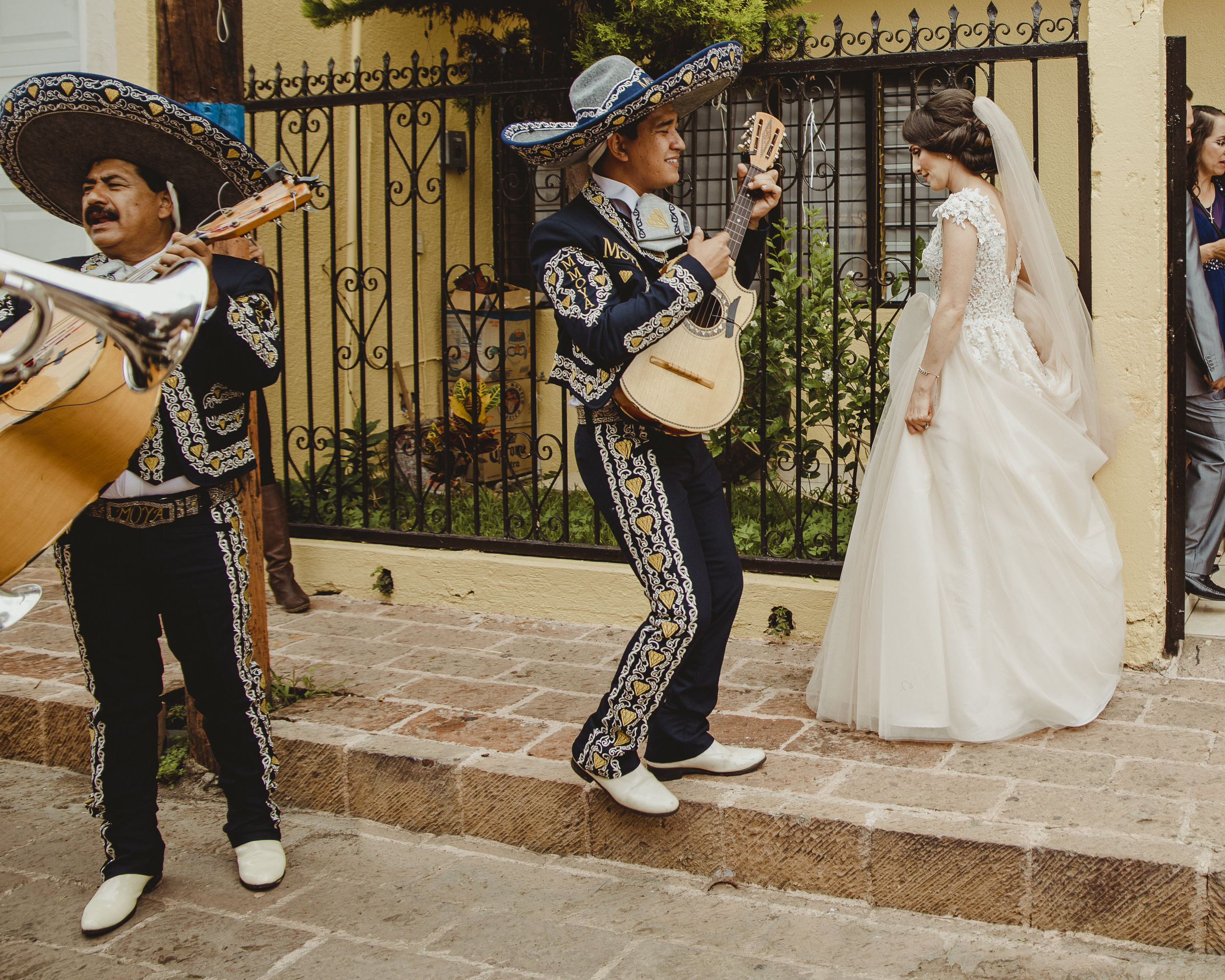 Fotografo-de-bodas-destino-Mexico-wedding-destination-photographer-san-miguel-de-allende-guanajuato-queretaro-boho-bohemian-bohemio-chic-editorial-carotida-photographer-lago-michoacan-sierra