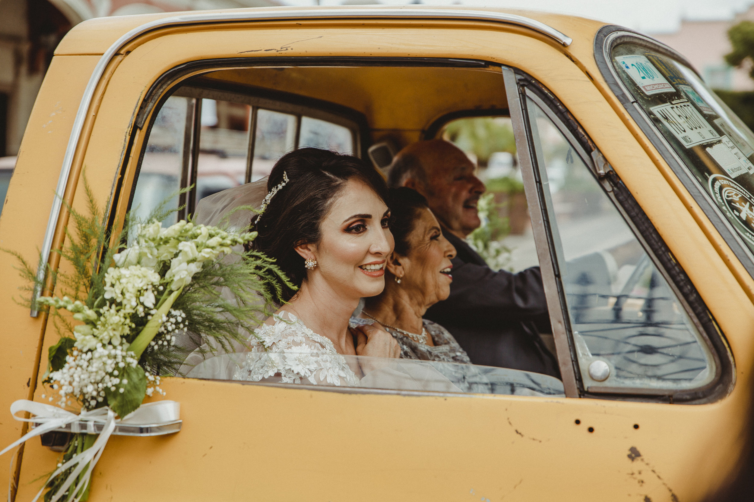 Fotografo-de-bodas-destino-Mexico-wedding-destination-photographer-san-miguel-de-allende-guanajuato-queretaro-boho-bohemian-bohemio-chic-editorial-carotida-photographer-lago-michoacan-sierra