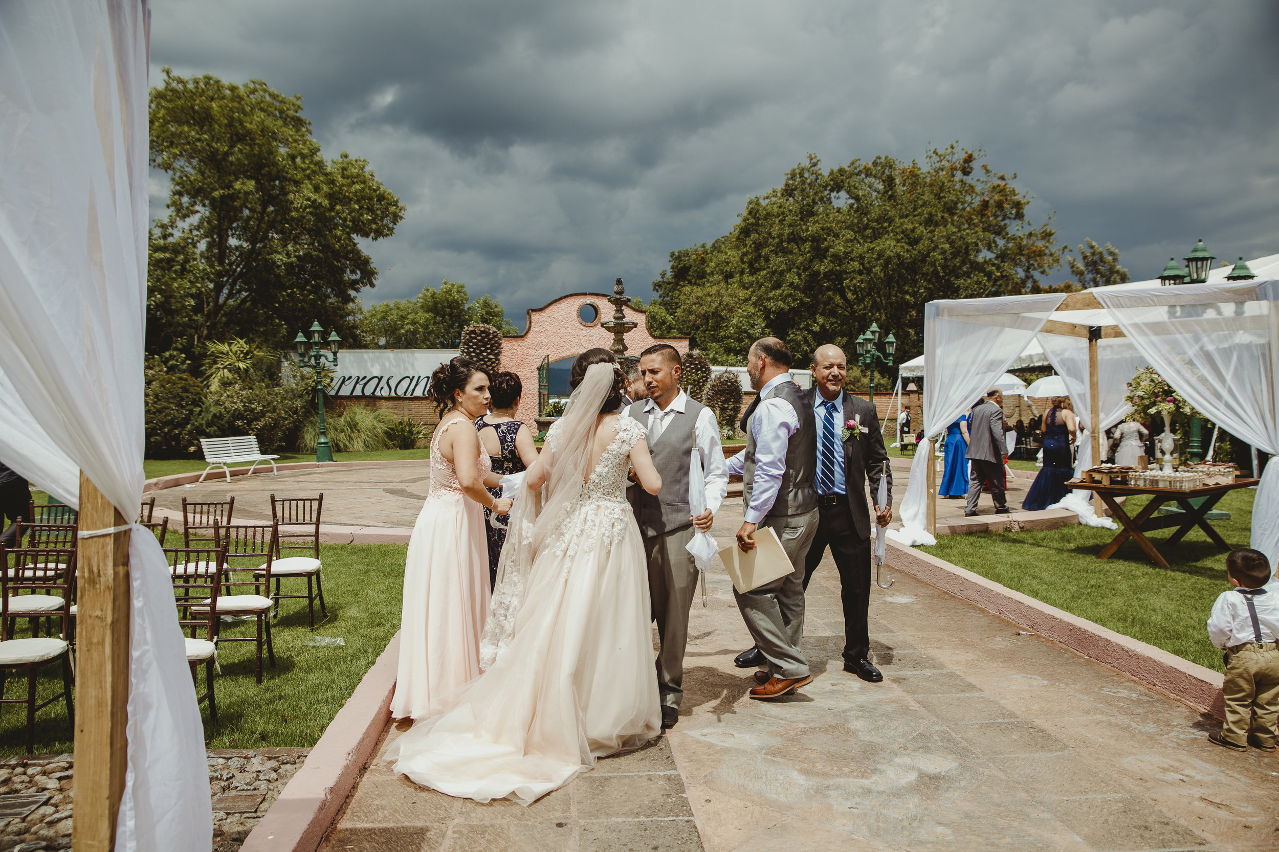 Fotografo-de-bodas-destino-Mexico-wedding-destination-photographer-san-miguel-de-allende-guanajuato-queretaro-boho-bohemian-bohemio-chic-editorial-carotida-photographer-lago-michoacan-sierra