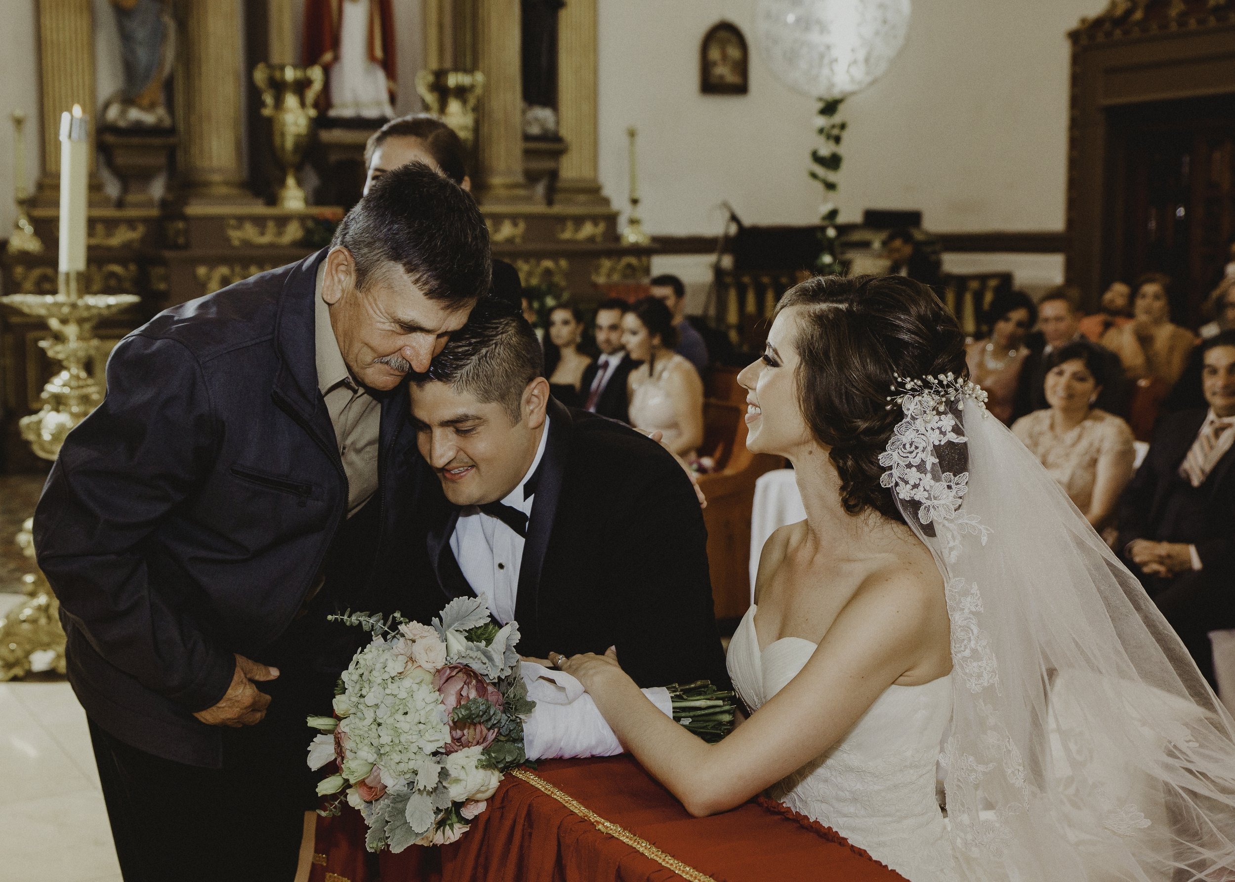 Fotografo-de-bodas-destino-Mexico-wedding-destination-photographer-san-miguel-de-allende-guanajuato-queretaro-boho-bohemian-bohemio-chic-editorial-carotida-photographer-lago-michoacan-los-cabos