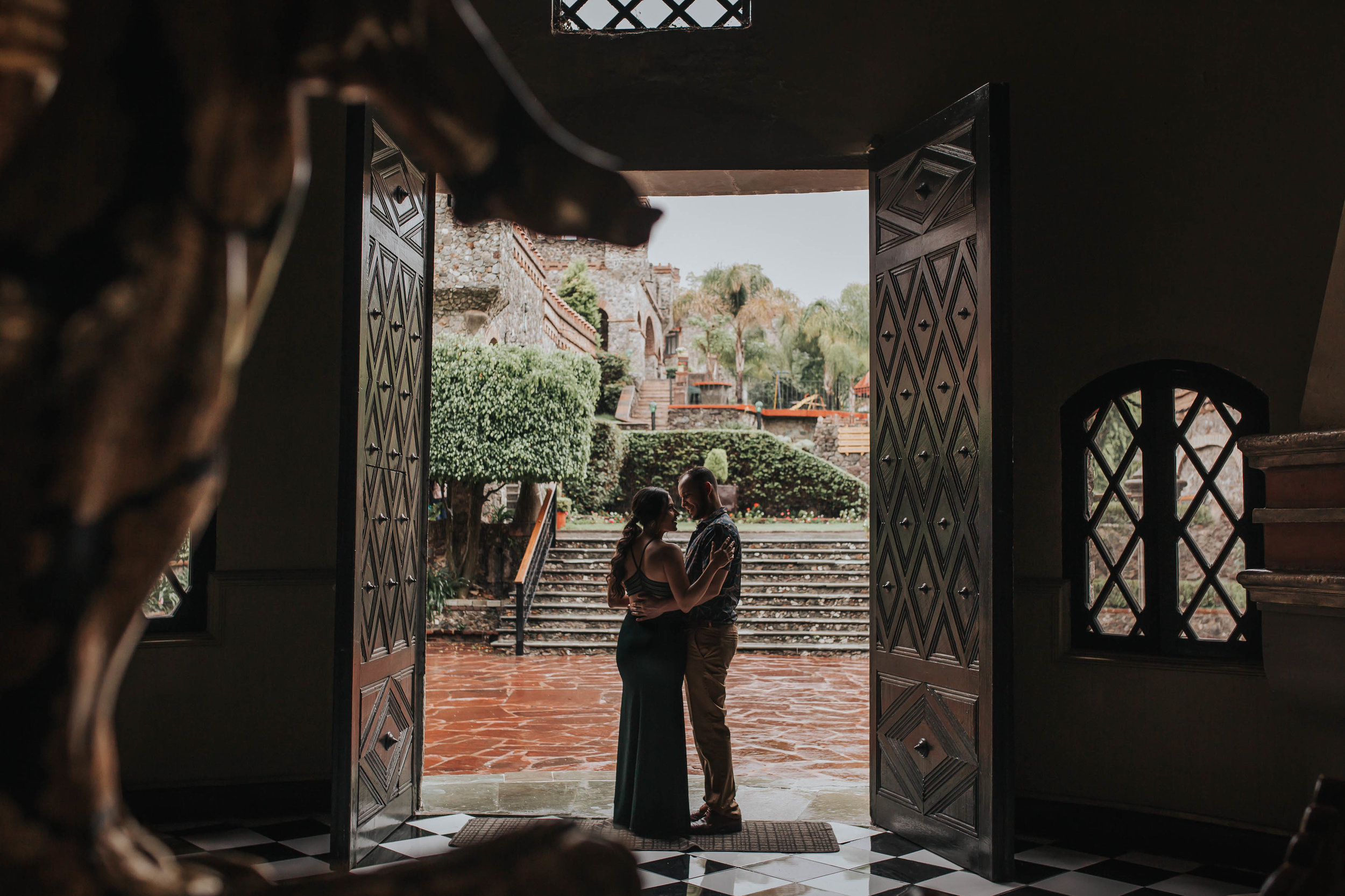 Fotografo-de-bodas-destino-Mexico-wedding-destination-photographer-san-miguel-de-allende-guanajuato-queretaro-boho-bohemian-bohemio-chic-editorial-carotida-photographer-castillo-santa-cecilia