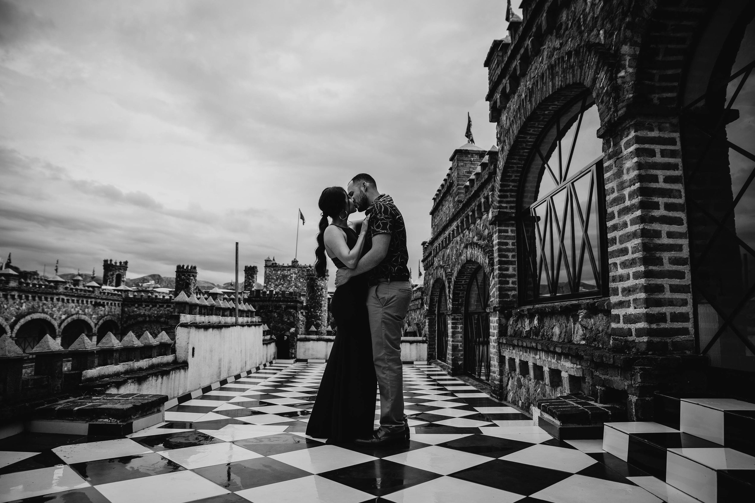 Fotografo-de-bodas-destino-Mexico-wedding-destination-photographer-san-miguel-de-allende-guanajuato-queretaro-boho-bohemian-bohemio-chic-editorial-carotida-photographer-castillo-santa-cecilia