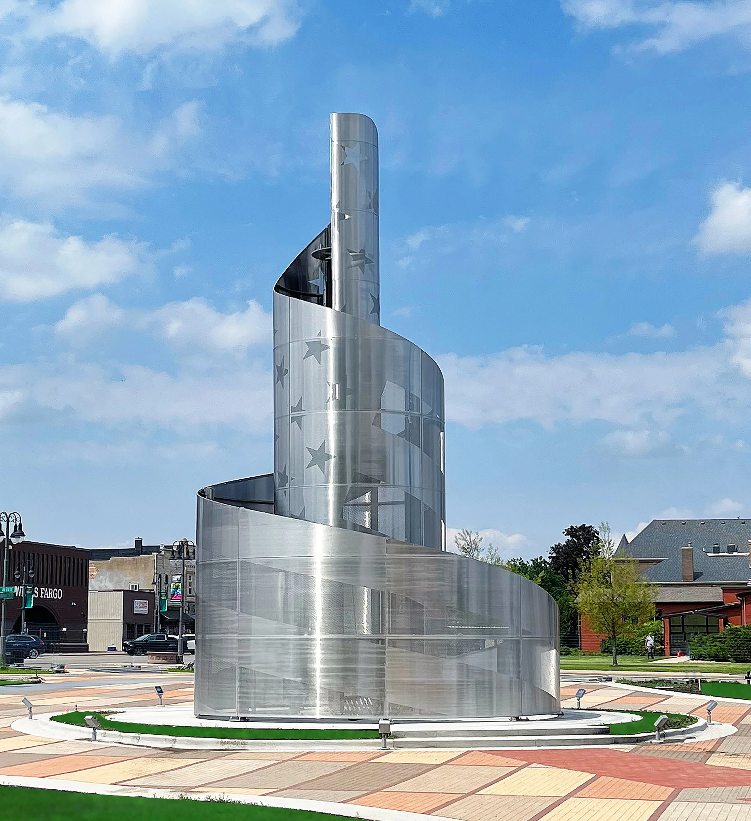 Grinnell Veterans Memorial.jpg