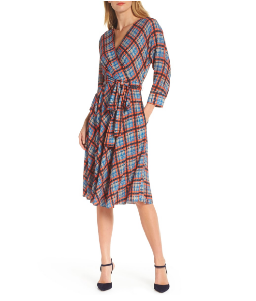 This Eliza J wrap dress does WONDERS to highlight the feminine figure. It tucks you in at the narrowest part of your waist and gracefully falls over the hips. You can wear it casually with flats and a denim jacket, then dress it up for the evening with heels and a dramatic statement necklace.