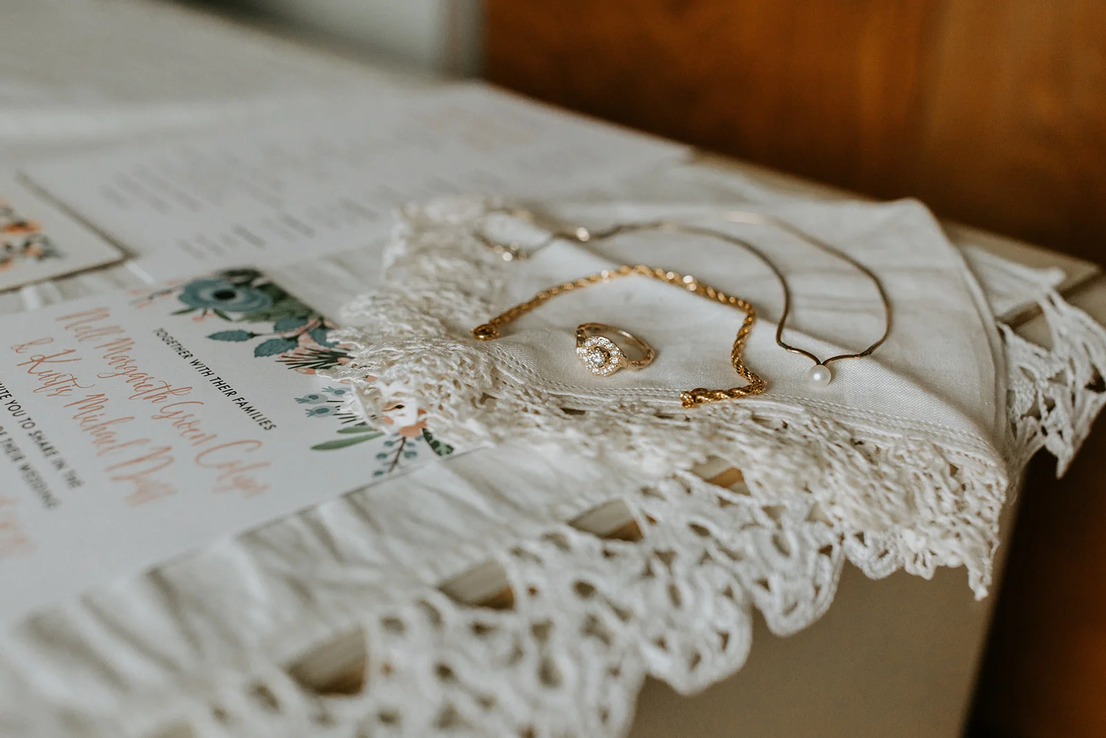 Intimatevintageseattlewedding-6.jpg