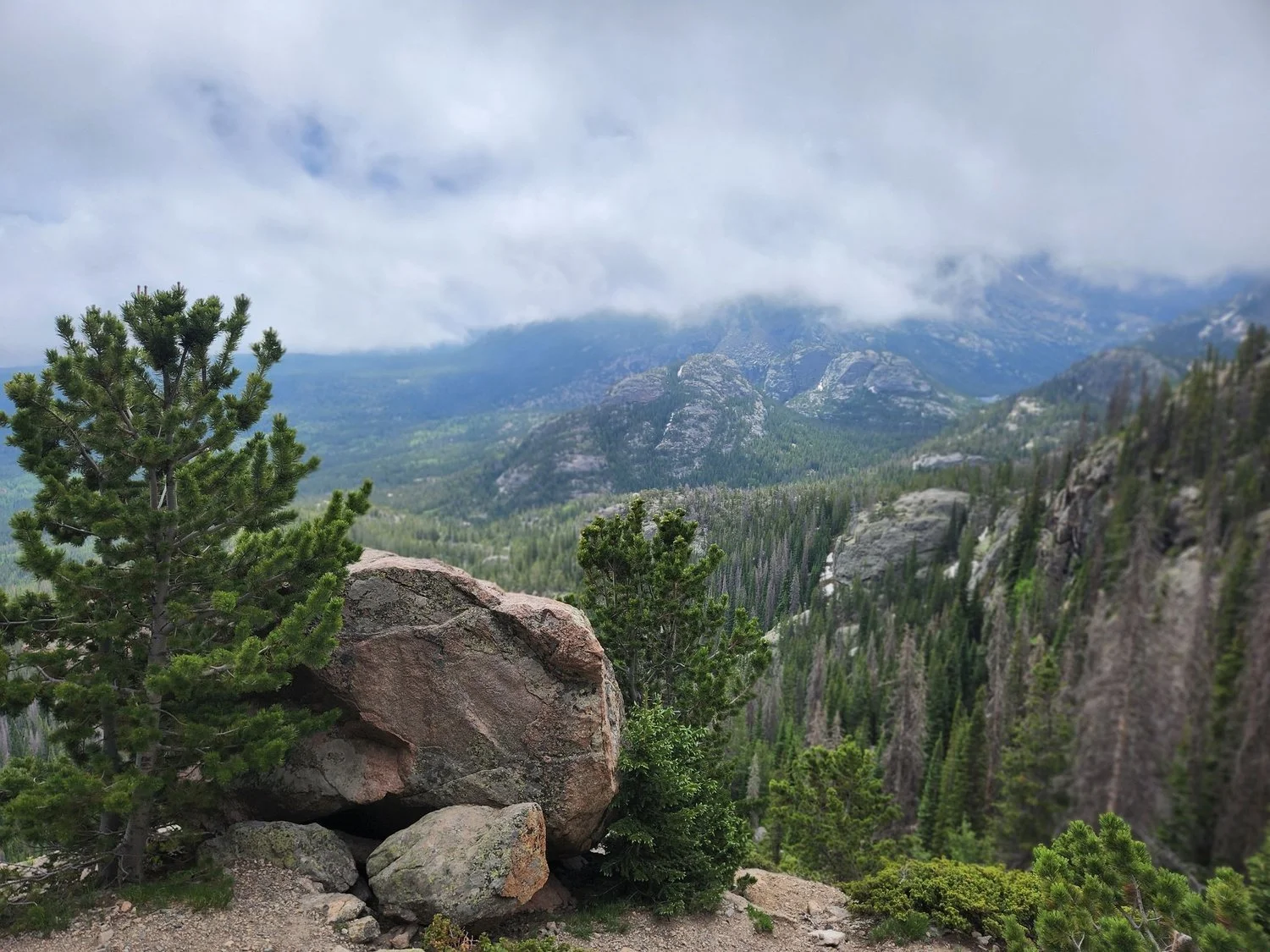 Colorado Elopement Wedding Hikes: Nymph Lake, Lake Haiyaha Loop via Fire Trail (RMNP)