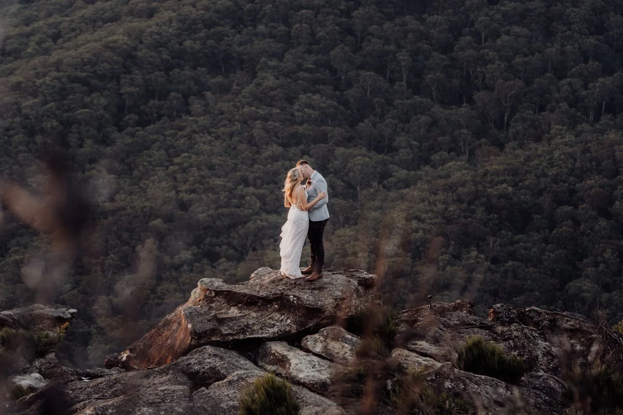 Colorado Front Range Elopement Guide: Hiking-In Wedding Ceremonies and Scenic Trails