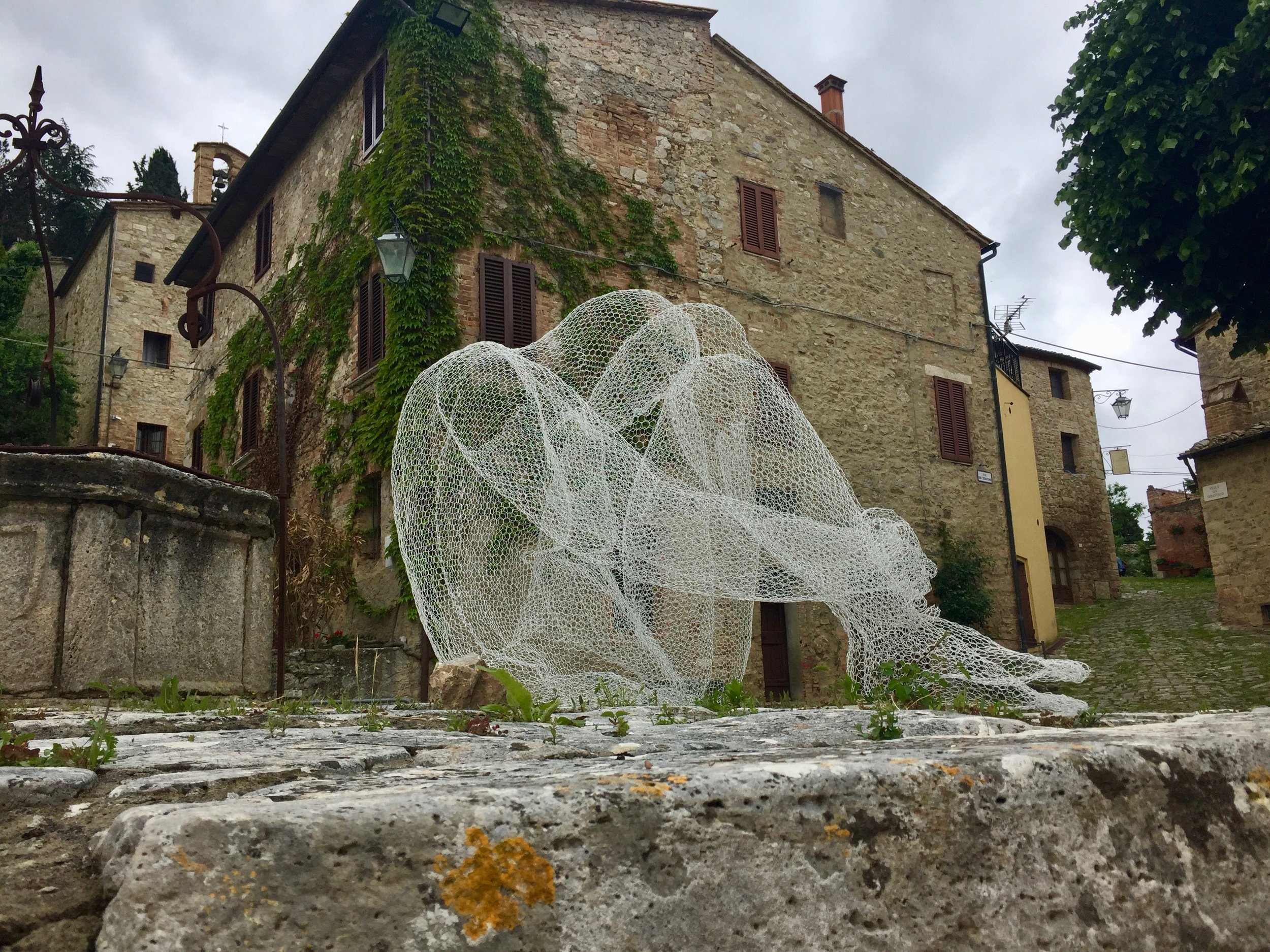 One of the mesh sculptures in Rocca d’Orcia