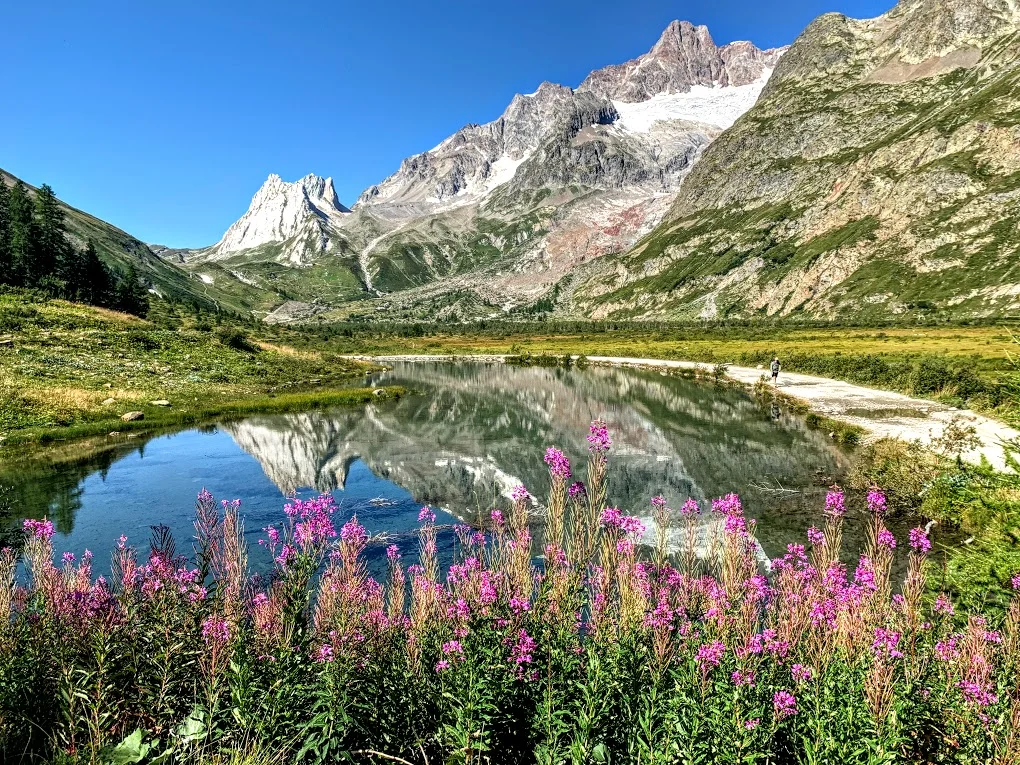 Breathtaking scenes on the Tour de Mont Blanc
