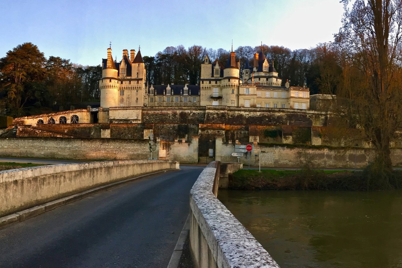 Visiting Castles in the Loire Valley Without a Car