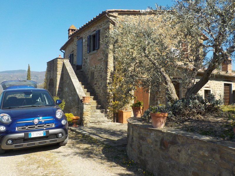 The Tuscan villa where Suzanne F. and her stayed
