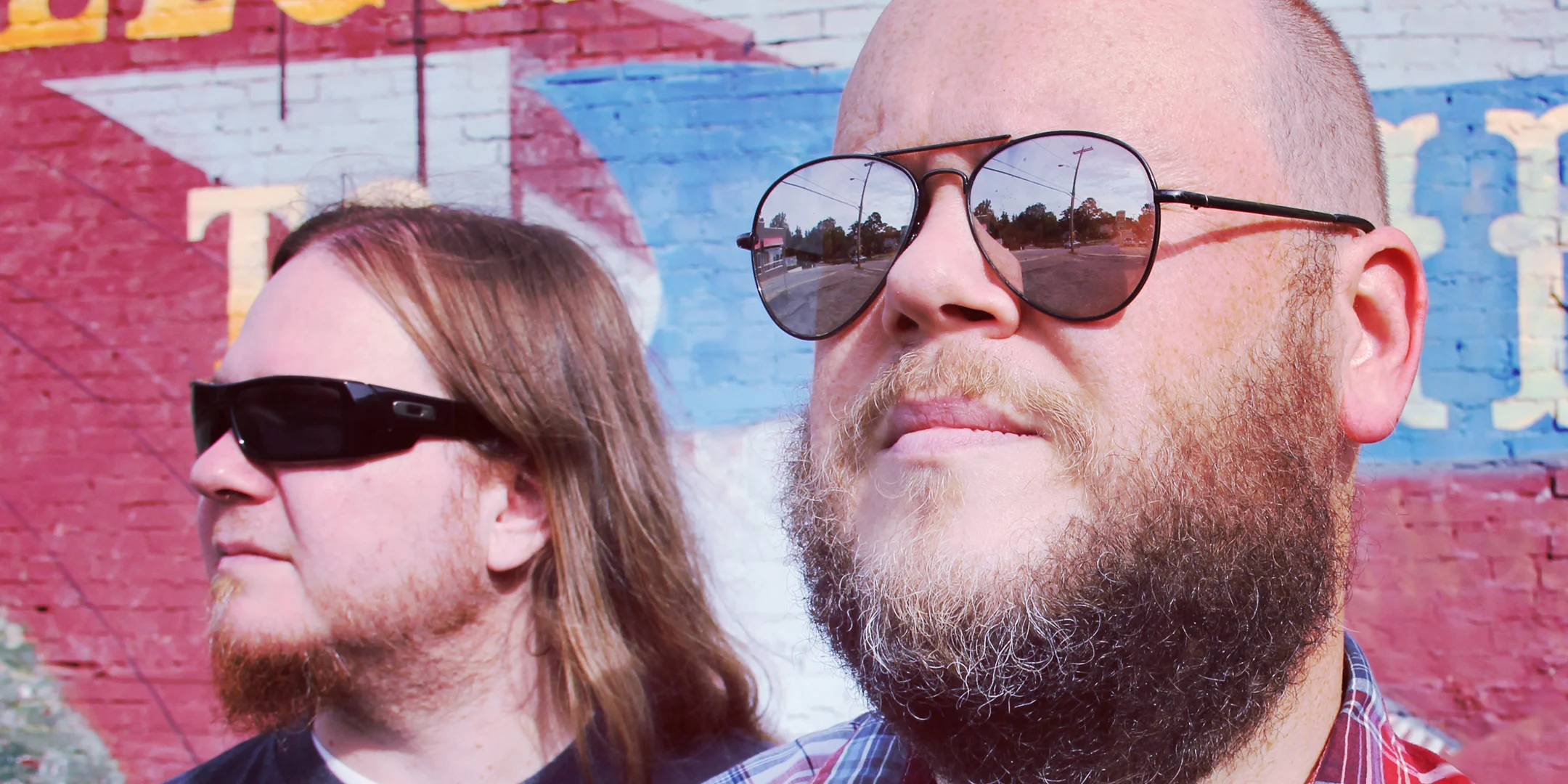 DangerousIdiots-PressPic-2018-2400x2400-GooglePlay.jpg