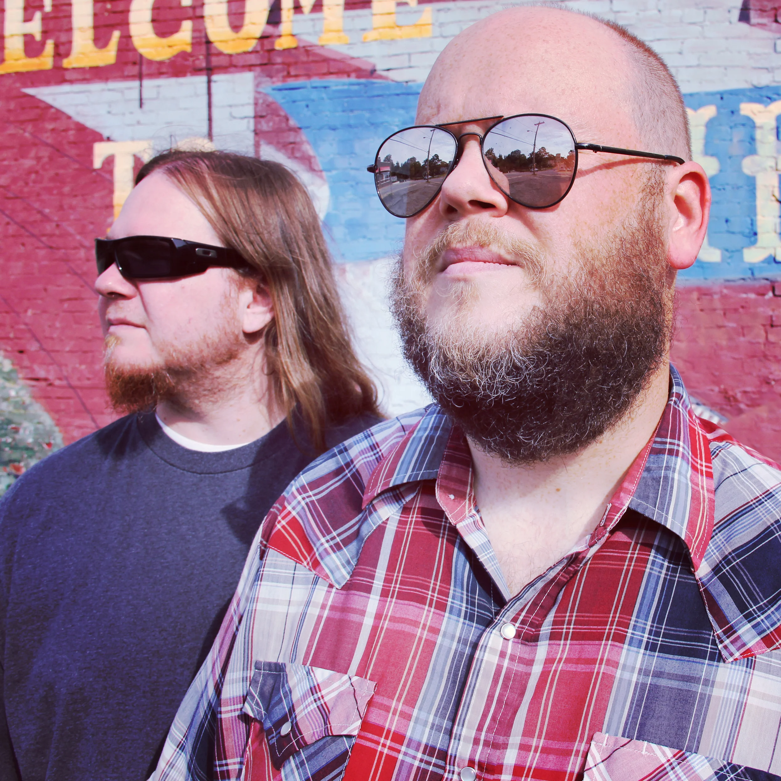 DangerousIdiots-PressPic-2018-2400x2400.jpg