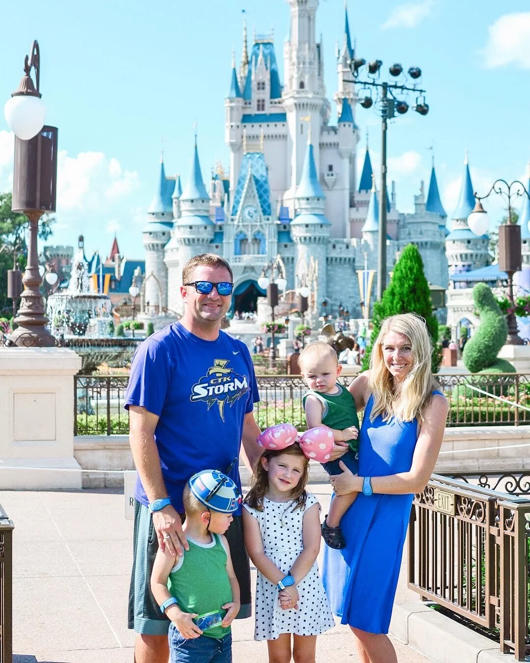 disney-world-photo-ideas-for-your-family-vacation-a-mom-explores