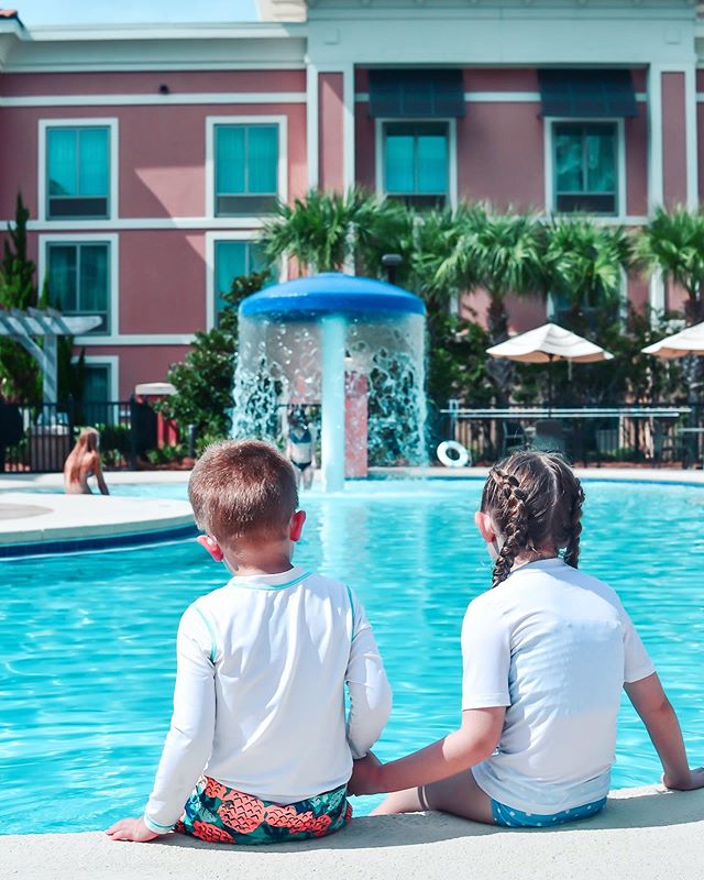(ad) MUST-HAVES when staying in a hotel with kids:

1. Free continental breakfast

2. An awesome pool.

Everything else is icing on the cake. We loved our stay at the @hamptonbyhilton in Destin, FL! It was such a relief to be able to wander down to t