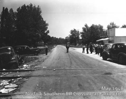 Norfolk Southern RR xing at Farrington 1948.png