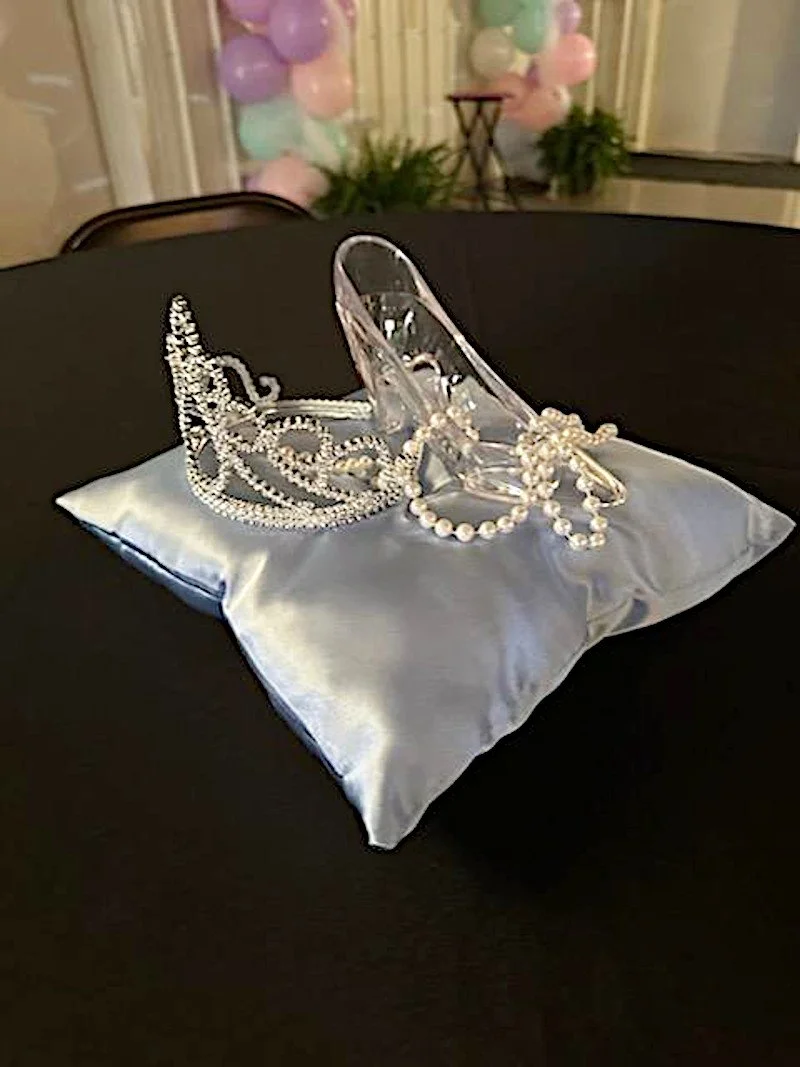 Glass Slipper decor.jpeg