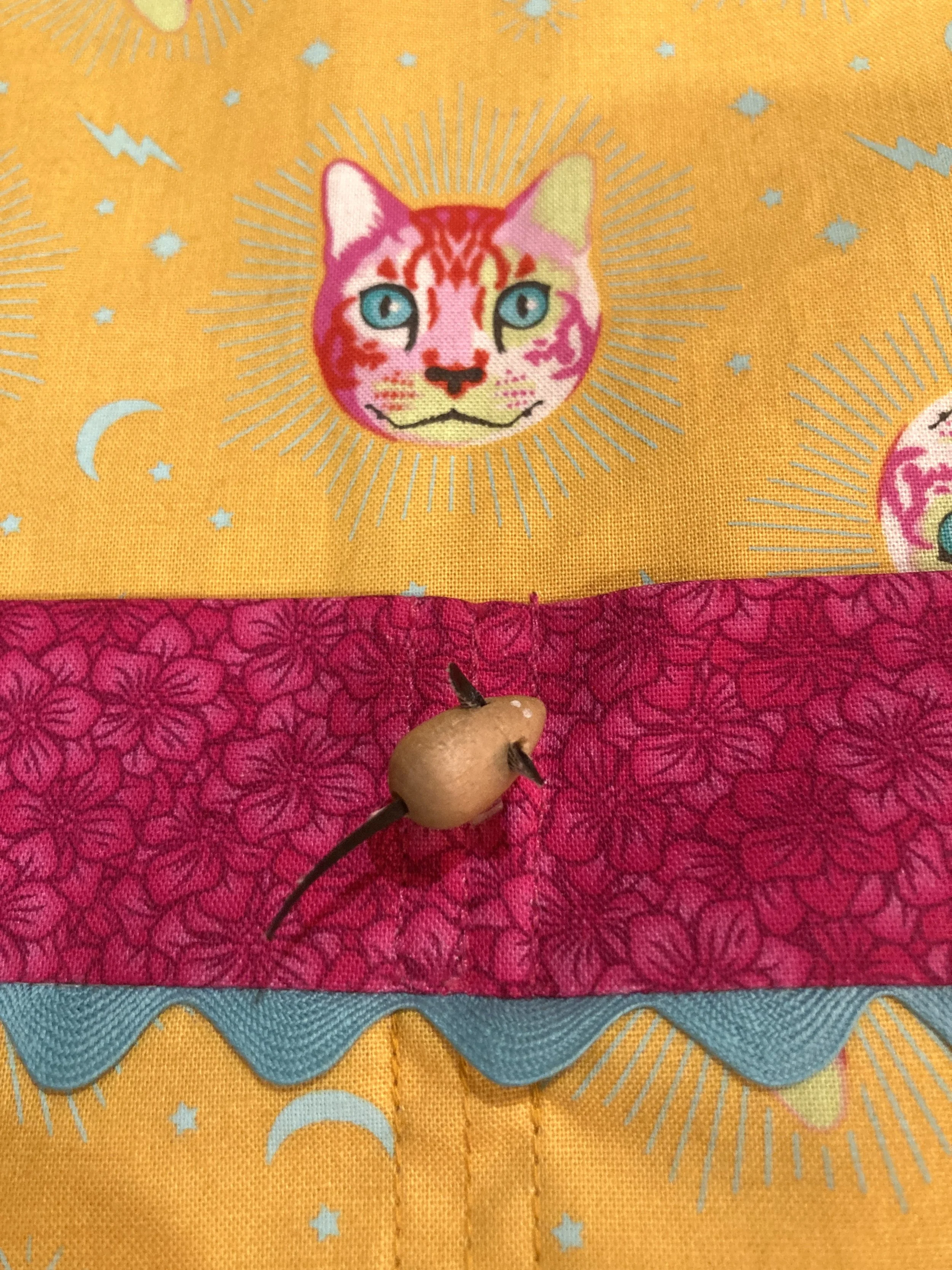 Cat & Mouse detail-E.JPG