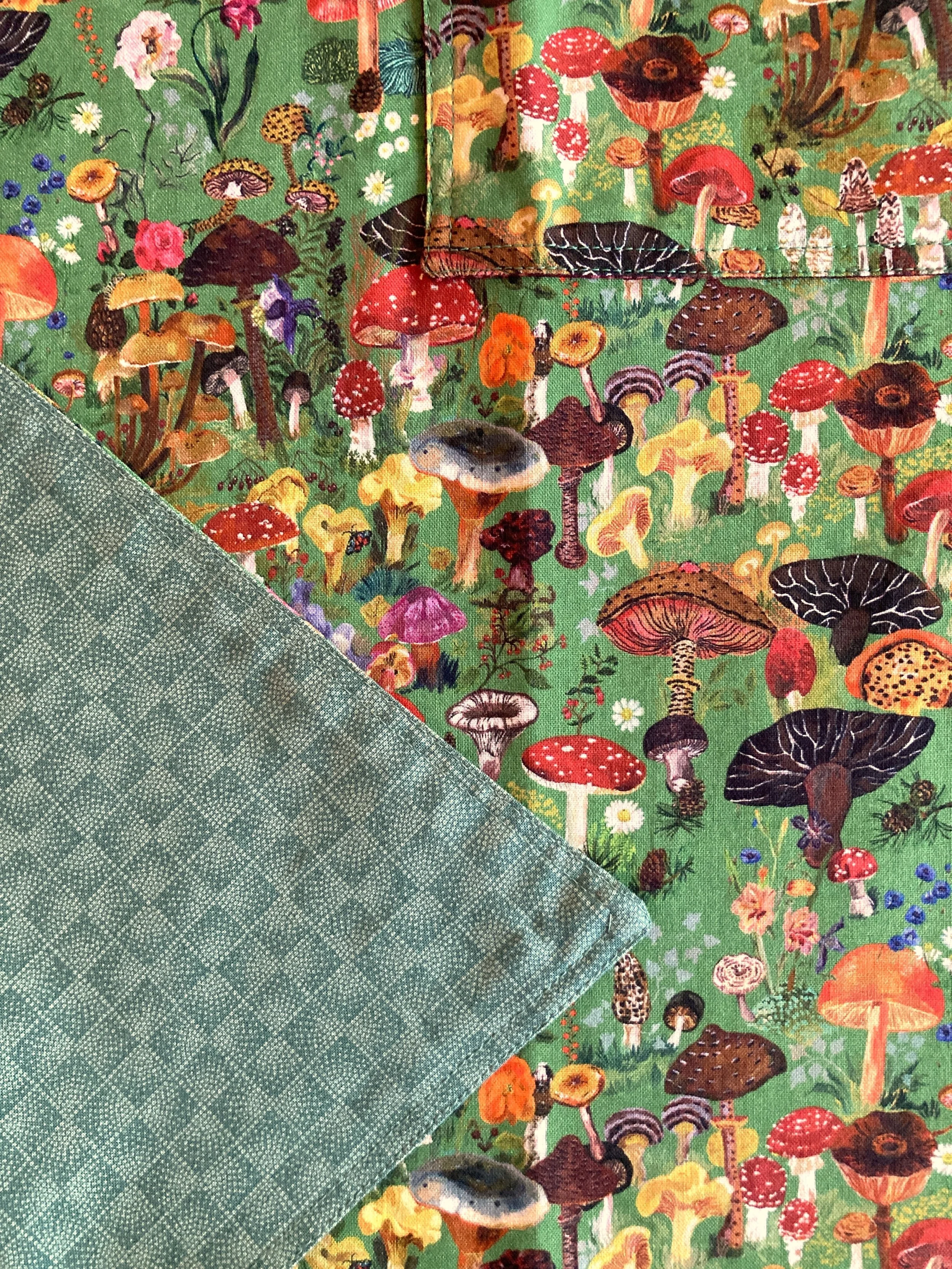 green toadstool detail-E.jpg