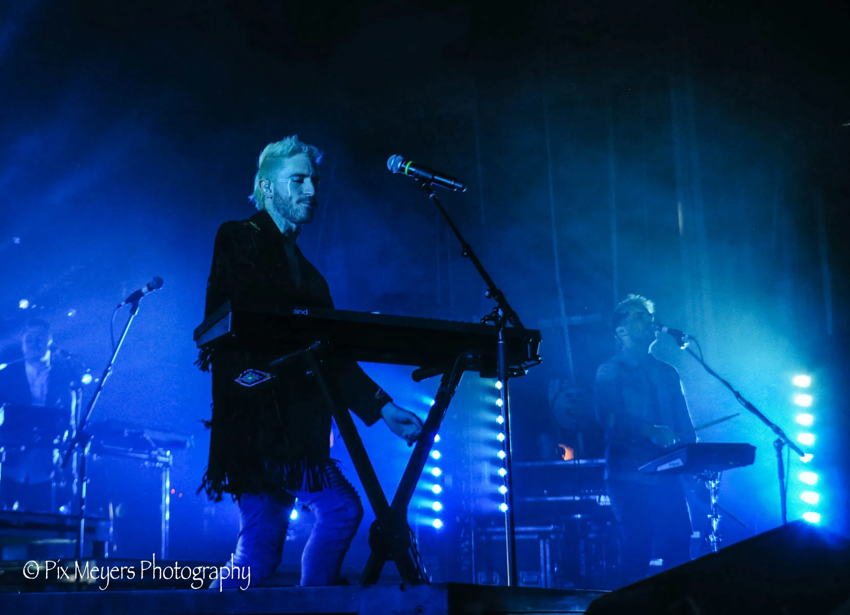 Walk the Moon-18.jpg