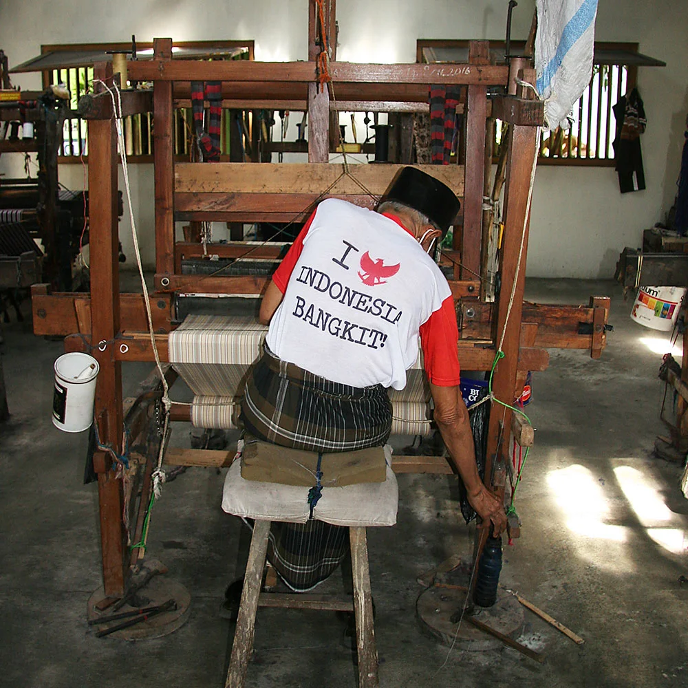 Tenun in Jogja | Raya Exchange