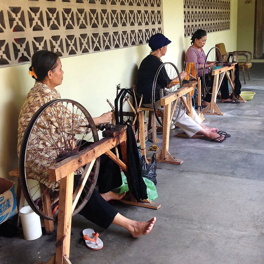 Tenun in Jogja | Raya Exchange