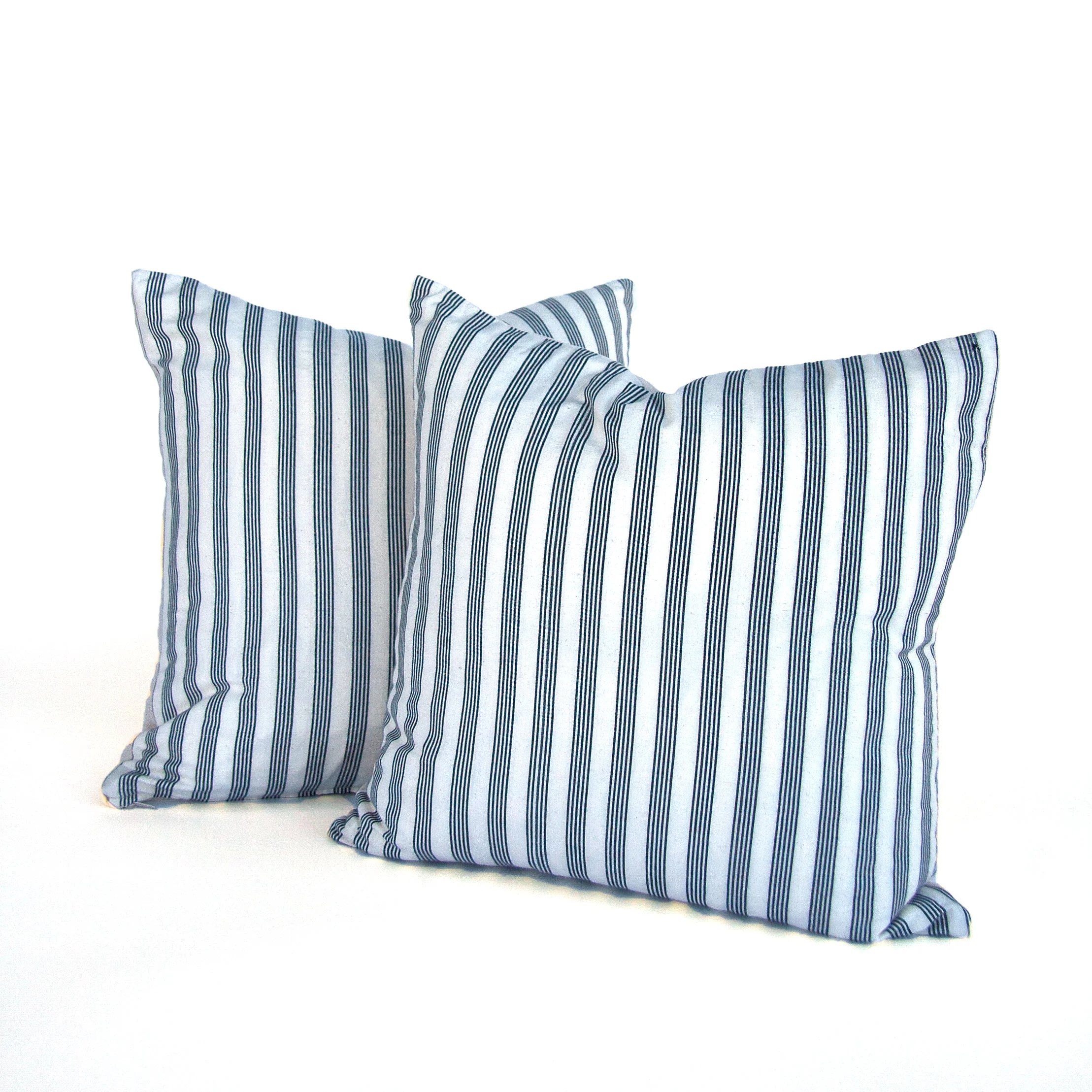 Five Stripe in Black & White Raya Exchange