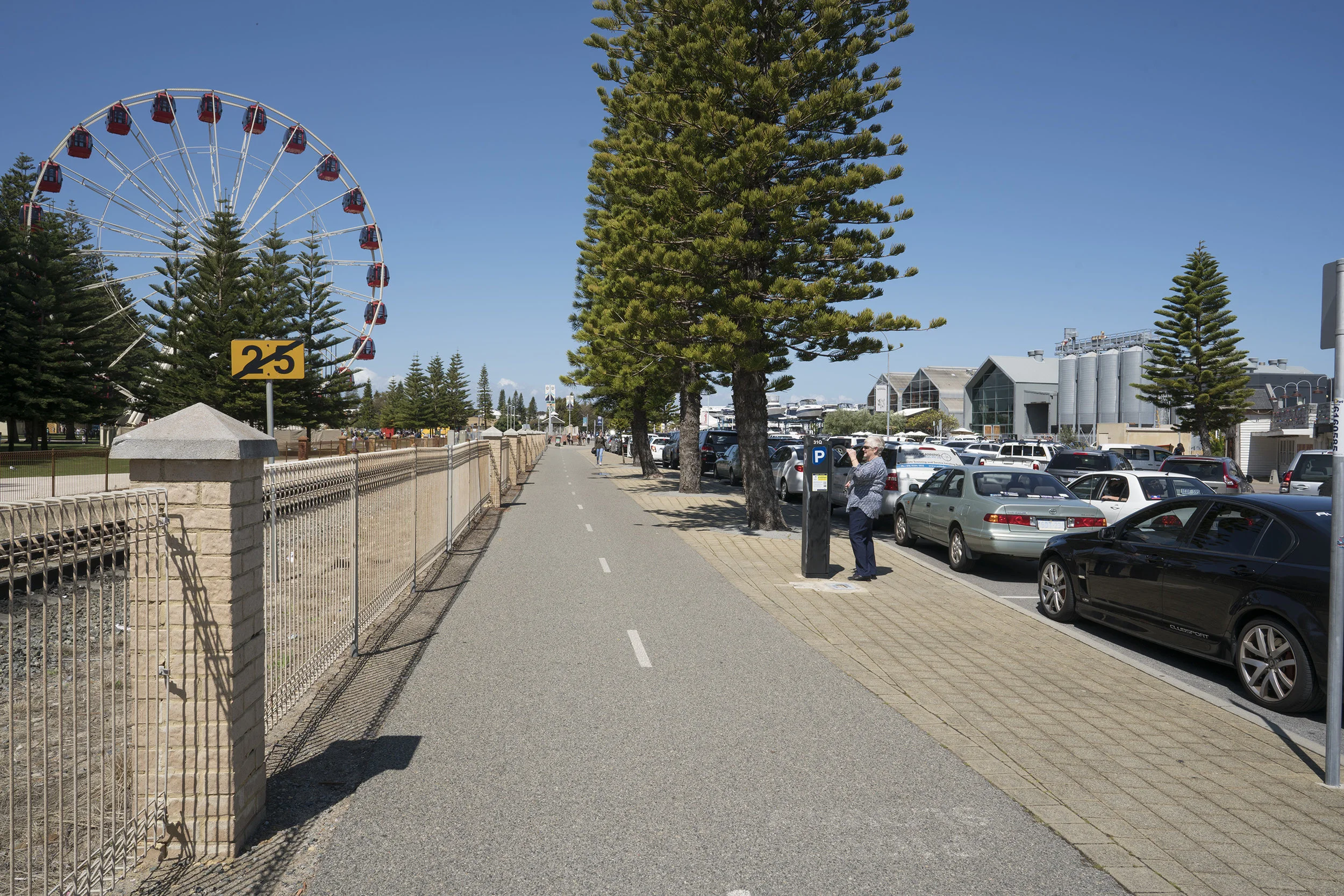 Plate 10: The duel use path adjacent to Mews Road and parallel to the railway line near all the cafes part of ChallengerBoat Harbour