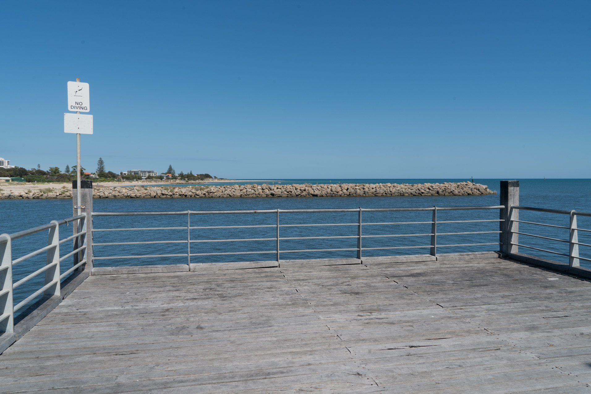 Plate 6: View of mouth of the Peel-Harvey Estuary from lookout/viewing platform