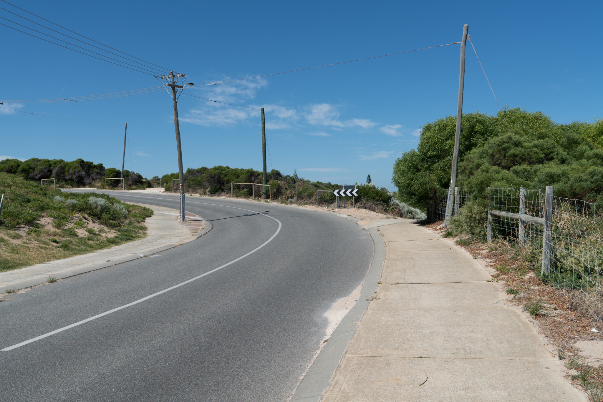 Plate 4: The start of the coastal path where Panamuna Drive bends to the left – before the arrows