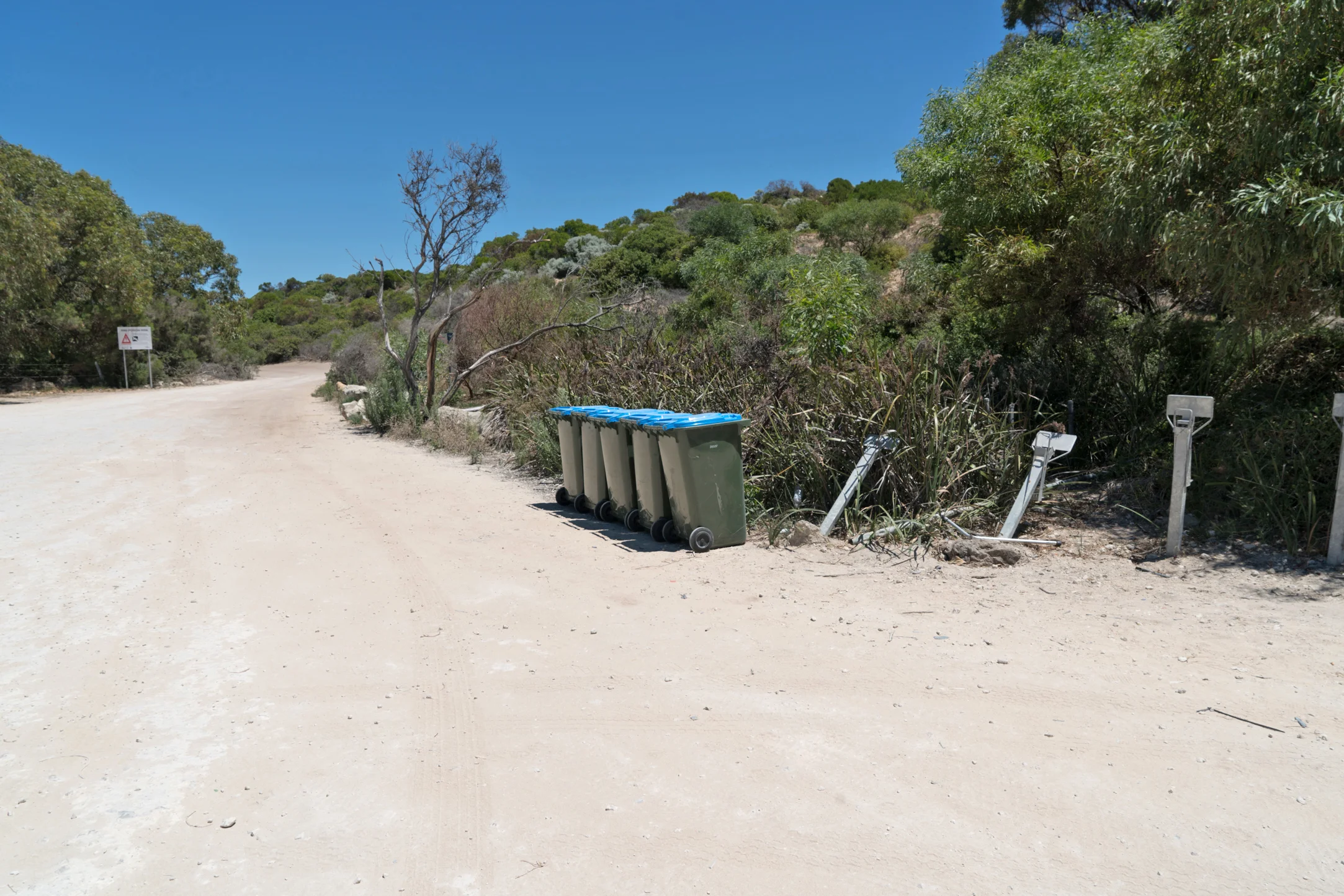 Plate 7: Carpark at the end of Tims Thicket Road
