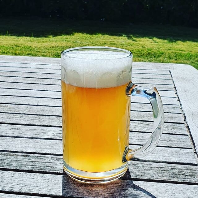 Freshly cut grass and then a big mug of my homebrewed Oberon (with kveik). Summer has arrived in Denmark